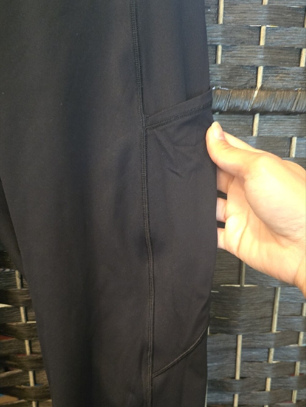 Lululemon Fast and Free Crop 19" Black Nulux Leggings Pockets, 8, EUC - Picture 4 of 8